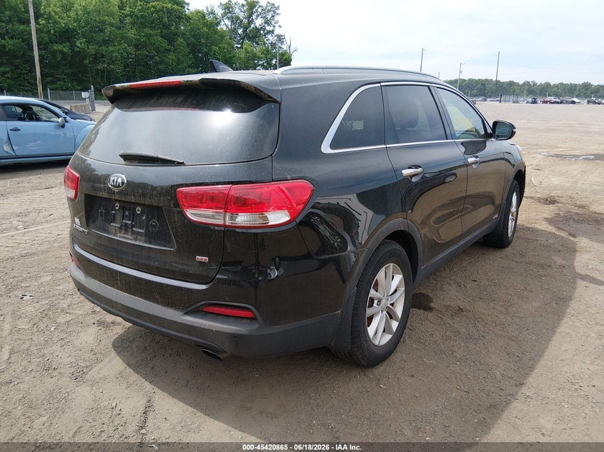 2017 Kia Sorento VIN 5XYPGDA32HG256107 IAAI salvage auction — NORMAL WEAR, Clear (Maryland), sold $1,650 on 2026-07-08 (photo 4)