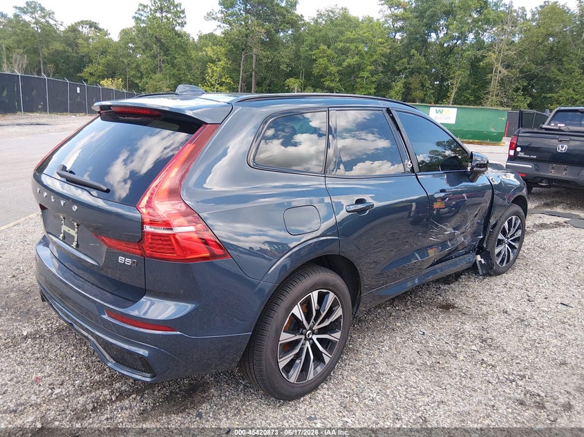 2025 Volvo Xc60 VIN YV4M12RJ5S1075728 IAAI salvage auction — SIDE, Clear (South Carolina), sold $16,900 on 2026-07-22 (photo 4)