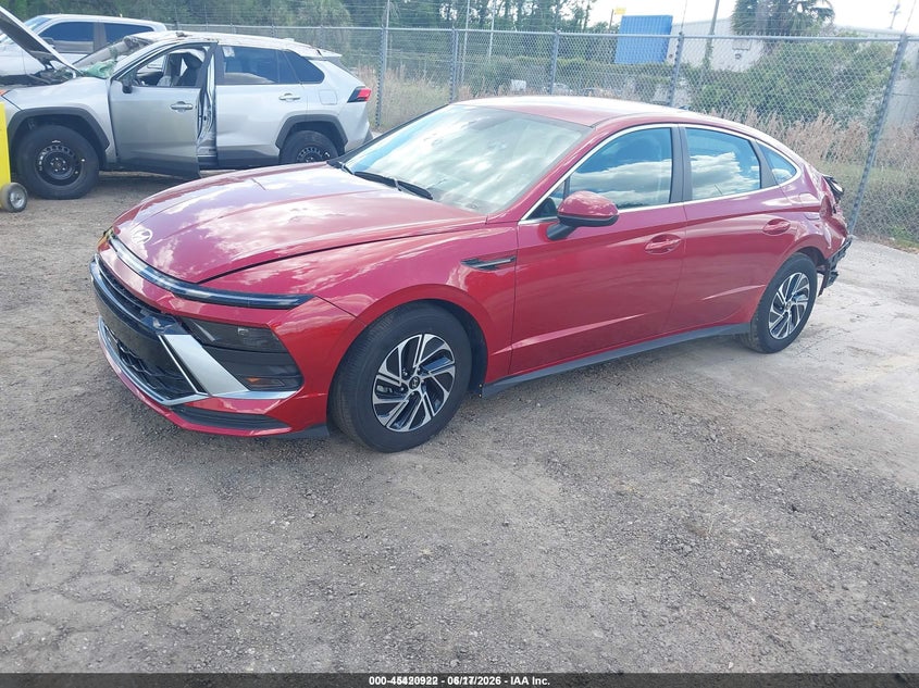 2026 Hyundai Sonata hybrid VIN KMHL24JJ8TA138417 IAAI salvage auction — FRONT & REAR, Rebuildable (Florida), sold $7,725 on 2026-07-22 (photo 2)