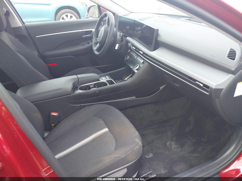 2026 Hyundai Sonata hybrid VIN KMHL24JJ8TA138417 IAAI salvage auction — FRONT & REAR, Rebuildable (Florida), sold $7,725 on 2026-07-22 (photo 5)