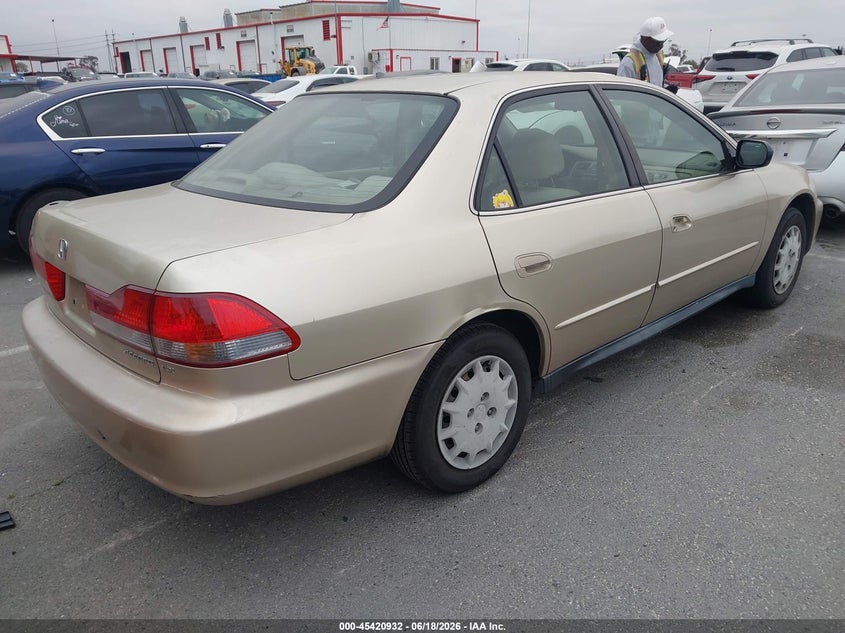 2001 Honda Accord VIN JHMCG66571C006181 IAAI salvage auction — SIDE, Salvage (California), sold $475 on 2026-07-09 (photo 4)