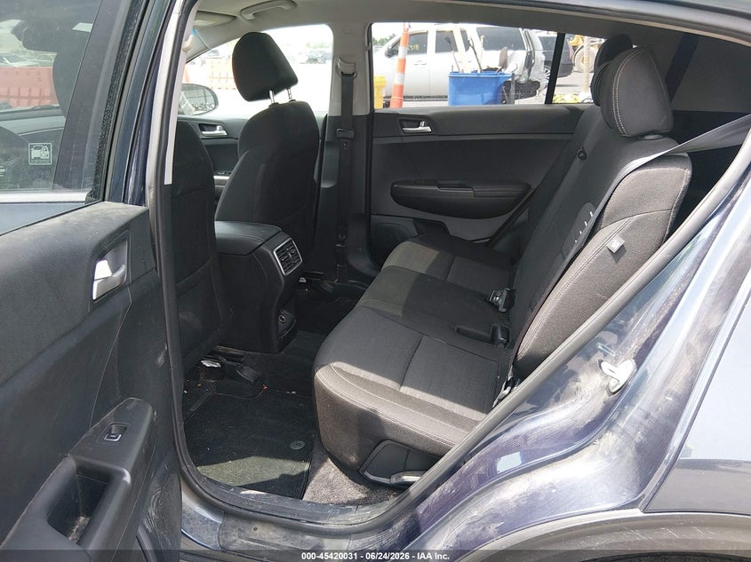 2018 Kia Sportage VIN KNDPM3AC3J7381008 IAAI salvage auction — RIGHT FRONT, Salvage (Illinois), sold $25 on 2026-07-28 (photo 8)