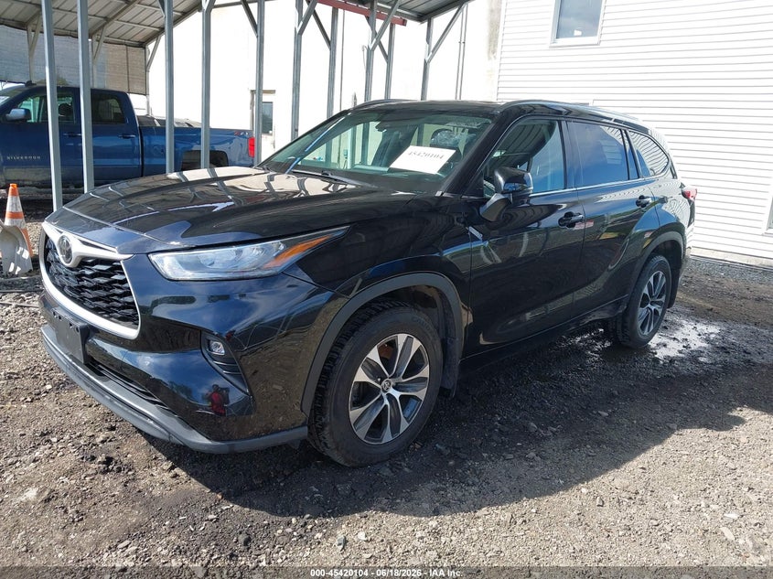2020 Toyota Highlander VIN 5TDGZRBH9LS503989 IAAI salvage auction — RIGHT SIDE, Salvage Title (New York), sold $20,300 on 2026-07-06 (photo 2)