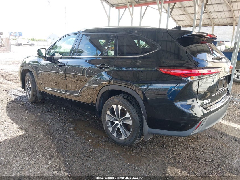 2020 Toyota Highlander VIN 5TDGZRBH9LS503989 IAAI salvage auction — RIGHT SIDE, Salvage Title (New York), sold $20,300 on 2026-07-06 (photo 3)