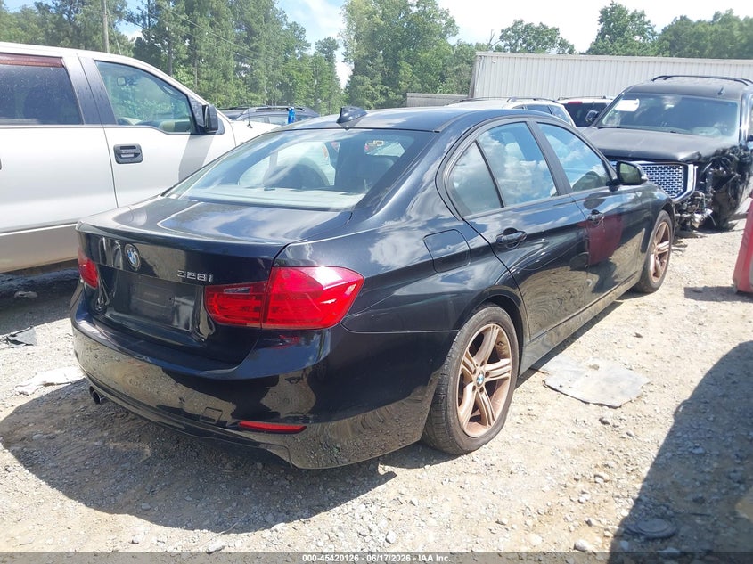 2014 BMW VIN WBA3A5G55ENP31135 IAAI salvage auction — NORMAL WEAR, Clear (Georgia), sold $200 on 2026-07-28 (photo 4)