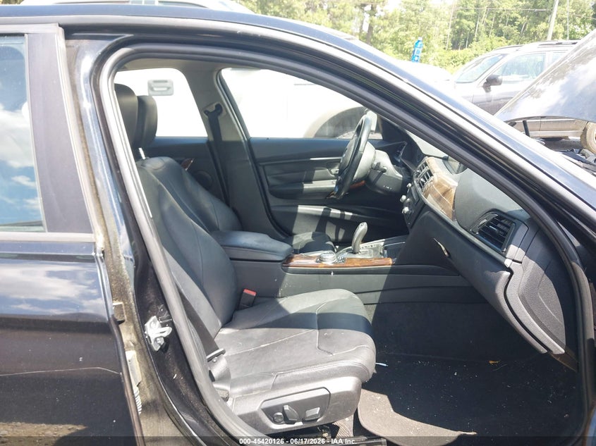 2014 BMW VIN WBA3A5G55ENP31135 IAAI salvage auction — NORMAL WEAR, Clear (Georgia), sold $200 on 2026-07-28 (photo 5)