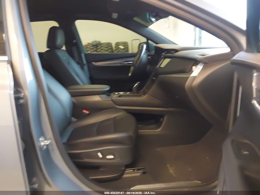 2022 Cadillac Xt5 VIN 1GYKNAR40NZ148314 IAAI salvage auction — REAR END, Salvage Title, sold $7,500 on 2026-07-27 (photo 5)