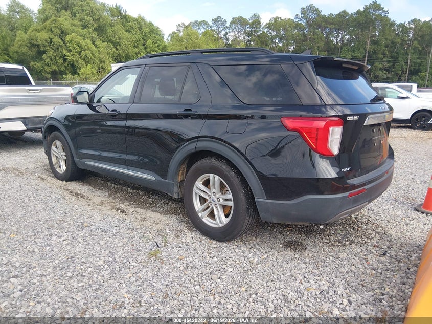 2023 Ford Explorer VIN 1FMSK7DH6PGB29420 IAAI salvage auction — WATER/FLOOD, Salvage Title, sold $12,000 on 2026-08-21 (photo 3)