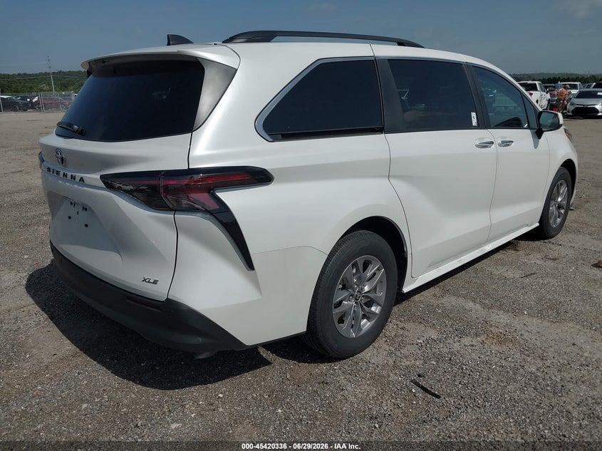 2026 Toyota Sienna VIN 5TDYRKEC2TS312653 IAAI salvage auction — NORMAL WEAR, Enterprise Vehicles Clear Only (Oklahoma), sold $38,300 on 2026-07-08 (photo 4)