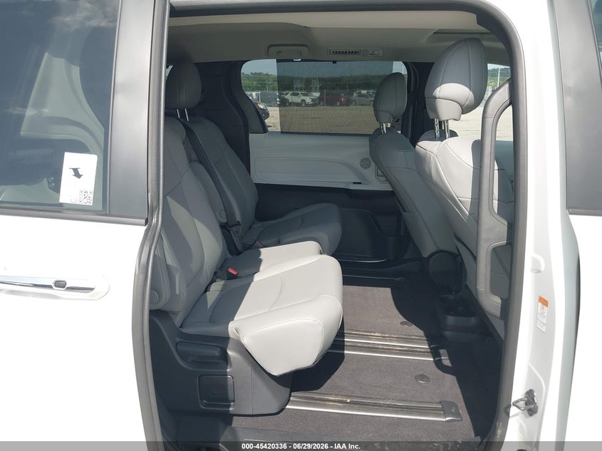 2026 Toyota Sienna VIN 5TDYRKEC2TS312653 IAAI salvage auction — NORMAL WEAR, Enterprise Vehicles Clear Only (Oklahoma), sold $38,300 on 2026-07-08 (photo 8)