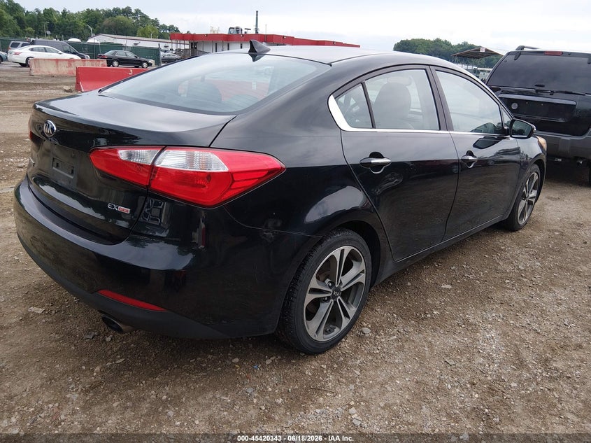 2016 Kia Forte VIN KNAFZ4A81G5448222 IAAI salvage auction — NORMAL WEAR, Clear (Maryland), sold $800 on 2026-07-10 (photo 4)
