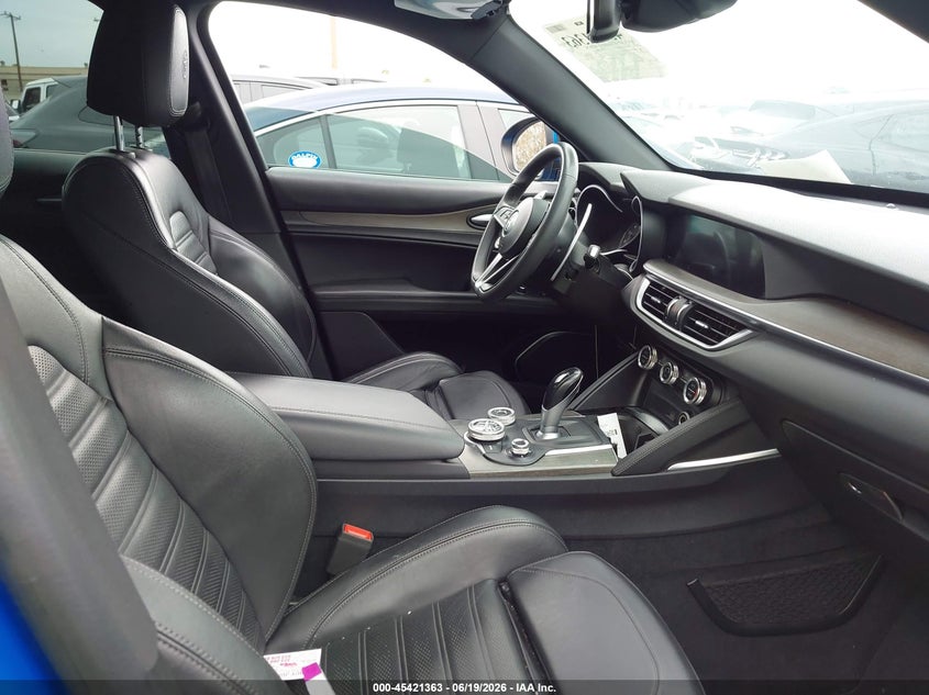 2018 Alfa romeo Stelvio VIN ZASFAKNN6J7B92922 IAAI salvage auction — LEFT REAR, Salvage Title, sold $7,650 on 2026-07-15 (photo 5)