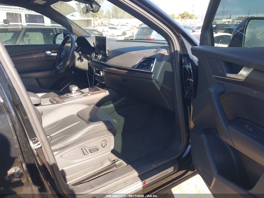 2021 Audi Q5 sportback VIN WA14AAFY4M2098536 IAAI salvage auction — FRONT END, Salvage Title, sold $14,500 on 2026-08-12 (photo 5)