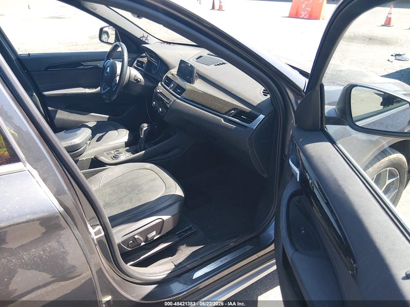 2018 BMW X1 VIN WBXHT3C33J5K31144 IAAI salvage auction — LEFT SIDE, Salvage Title, sold $4,950 on 2026-07-15 (photo 5)