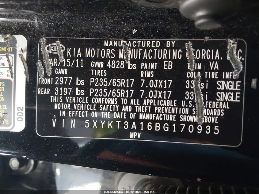 2011 Kia Sorento VIN 5XYKT3A16BG170935 IAAI salvage auction — SIDE, Salvage (California), sold $1,100 on 2026-07-22 (photo 9)