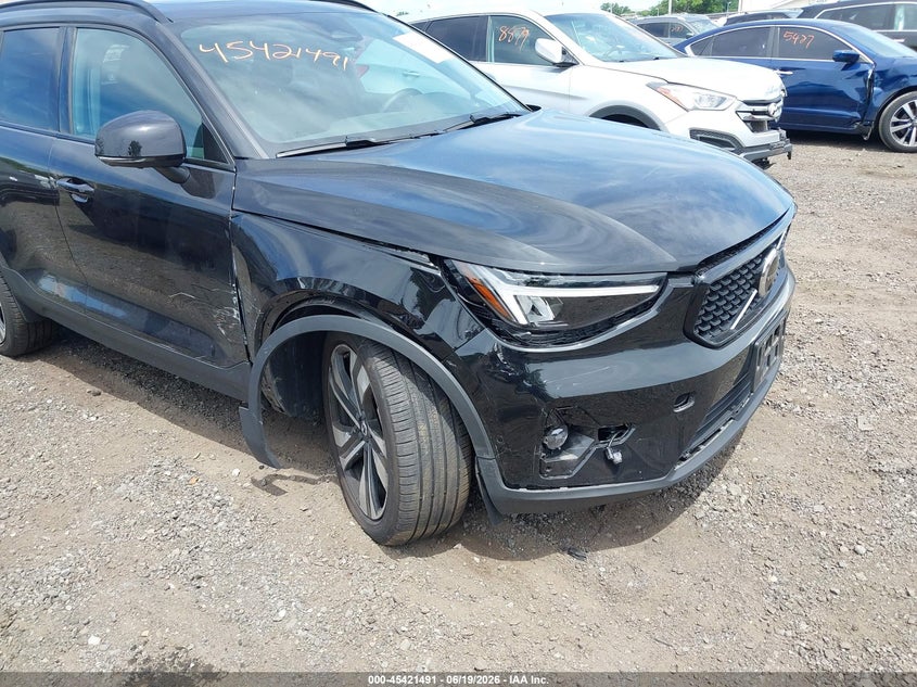 2025 Volvo Xc40 VIN YV4L12UC7S2477426 IAAI salvage auction — RIGHT FRONT, Salvage (New Jersey), sold $17,000 on 2026-10-02 (photo 6)