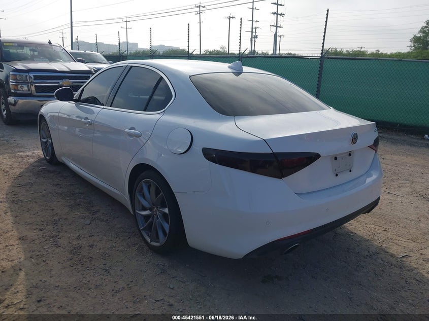 2017 Alfa romeo Giulia VIN ZARFAEBN6H7551894 IAAI salvage auction — NORMAL WEAR, Original (Texas), sold $2,700 on 2026-07-29 (photo 3)