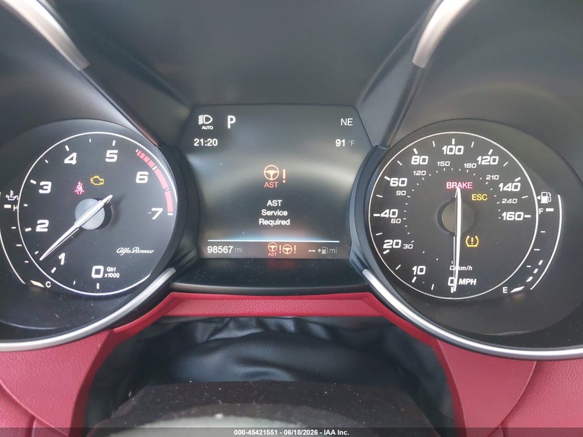 2017 Alfa romeo Giulia VIN ZARFAEBN6H7551894 IAAI salvage auction — NORMAL WEAR, Original (Texas), sold $2,700 on 2026-07-29 (photo 7)