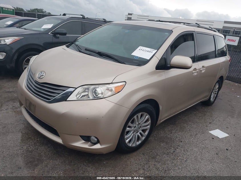 2011 Toyota Sienna VIN 5TDYK3DCXBS102313 IAAI salvage auction — NORMAL WEAR, Original (Texas), sold $3,175 on 2026-07-07 (photo 2)