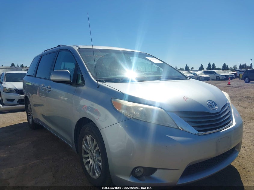 2014 Toyota Sienna VIN 5TDYK3DC7ES442121 IAAI salvage auction — REAR END, Salvage Title, sold $1,800 on 2026-07-28 (photo 1)