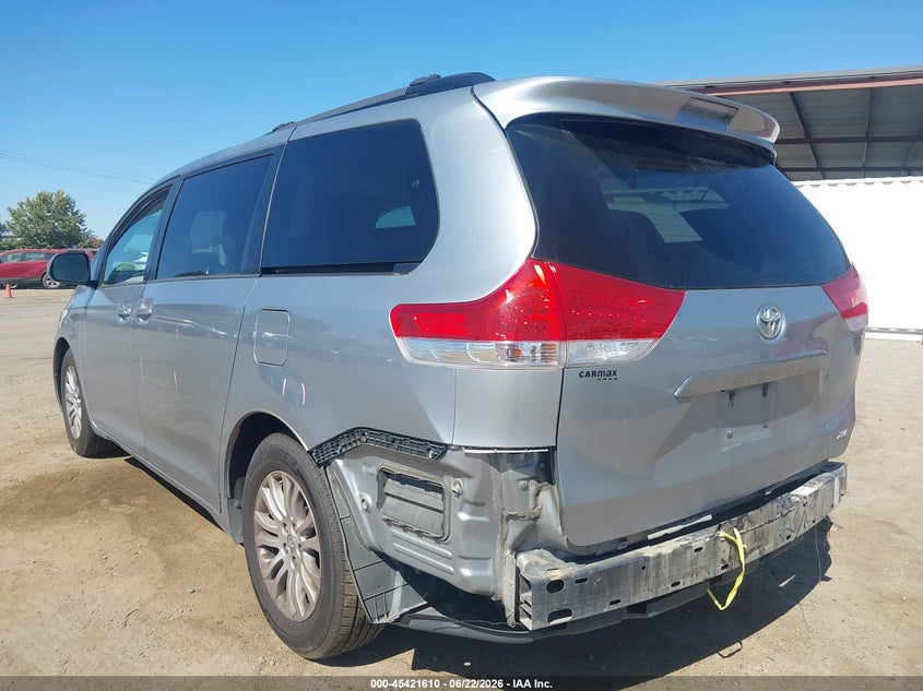 2014 Toyota Sienna VIN 5TDYK3DC7ES442121 IAAI salvage auction — REAR END, Salvage Title, sold $1,800 on 2026-07-28 (photo 3)