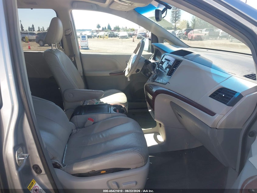 2014 Toyota Sienna VIN 5TDYK3DC7ES442121 IAAI salvage auction — REAR END, Salvage Title, sold $1,800 on 2026-07-28 (photo 5)