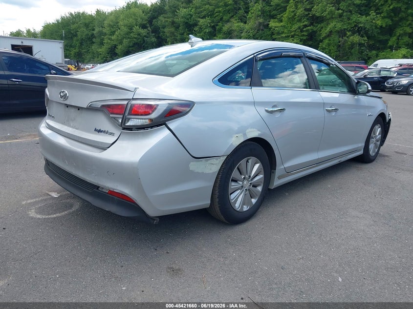 2016 Hyundai Sonata VIN KMHE24L1XGA029730 IAAI salvage auction — FRONT END, Salvage (Connecticut), sold $425 on 2026-07-16 (photo 4)