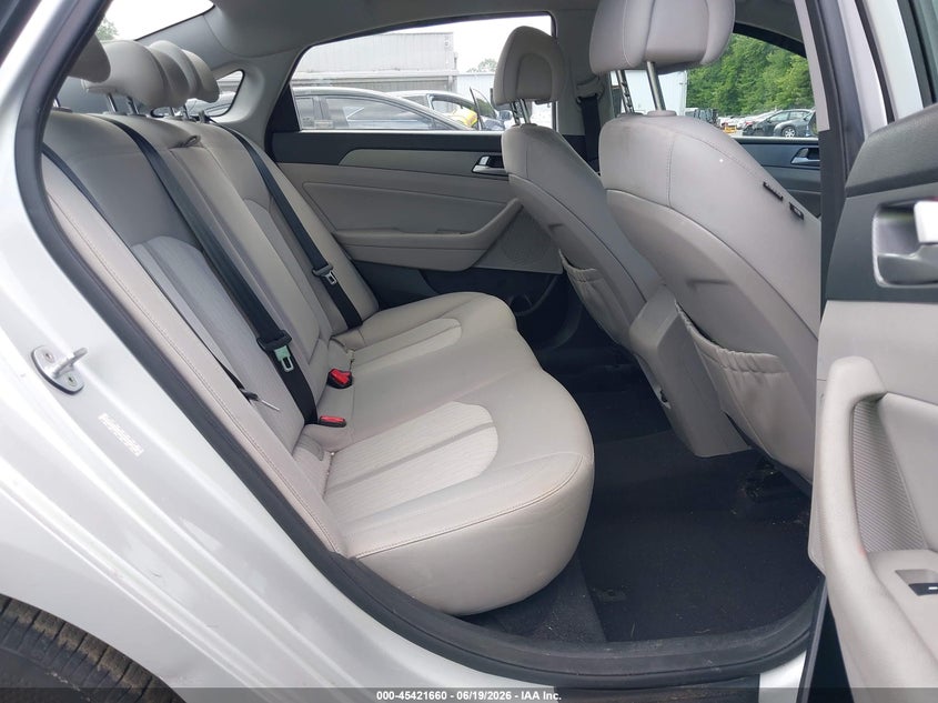 2016 Hyundai Sonata VIN KMHE24L1XGA029730 IAAI salvage auction — FRONT END, Salvage (Connecticut), sold $425 on 2026-07-16 (photo 8)