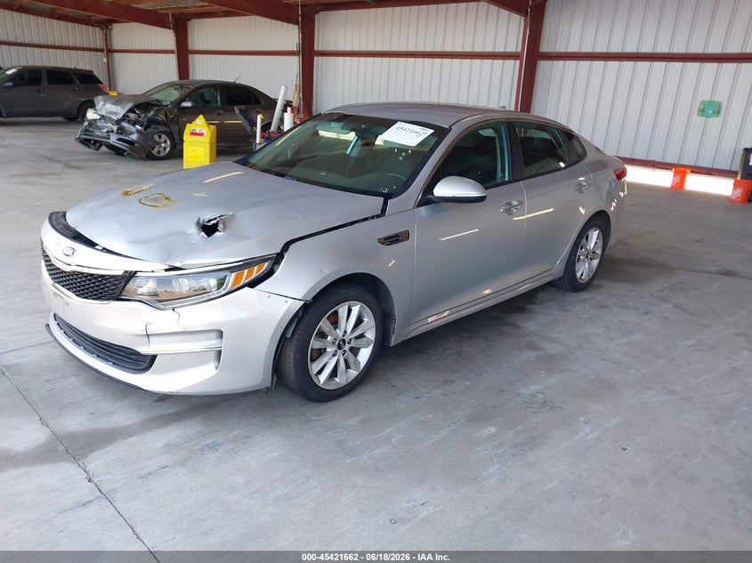 2017 Kia Optima VIN 5XXGT4L30HG170940 IAAI salvage auction — NORMAL WEAR, Salvage (California), sold $425 on 2026-07-28 (photo 2)