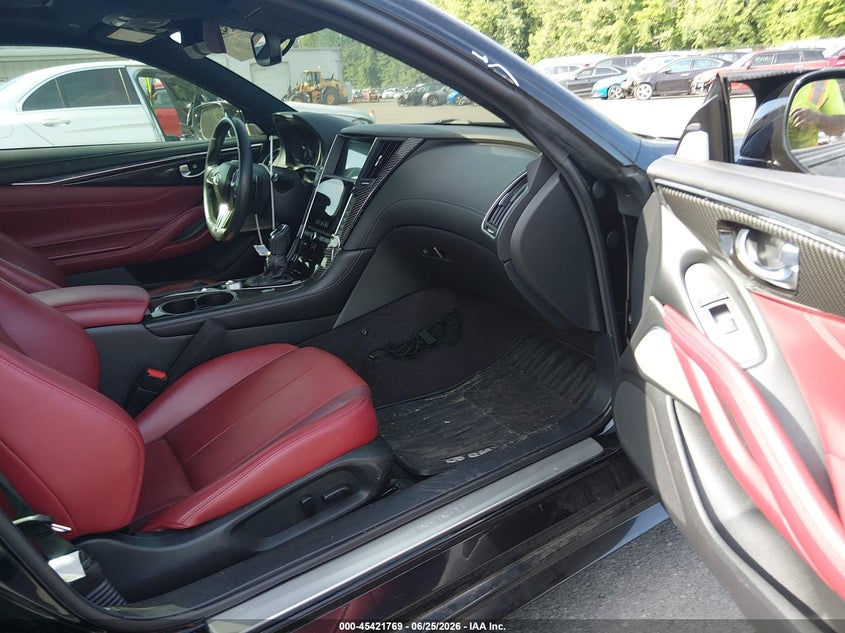 2019 Infiniti Q60 VIN JN1FV7EL1KM440234 IAAI salvage auction — LEFT SIDE, Salvage Title, sold $7,950 on 2026-08-04 (photo 5)