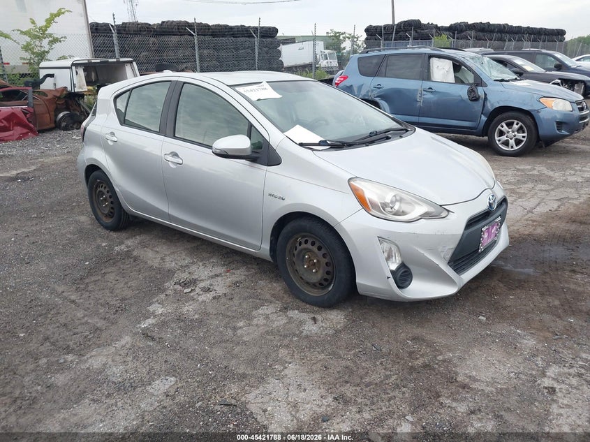 2015 Toyota Prius c VIN JTDKDTB33F1581471 IAAI salvage auction — NORMAL WEAR, Clear (Pennsylvania), sold $2,200 on 2026-07-17 (photo 1)