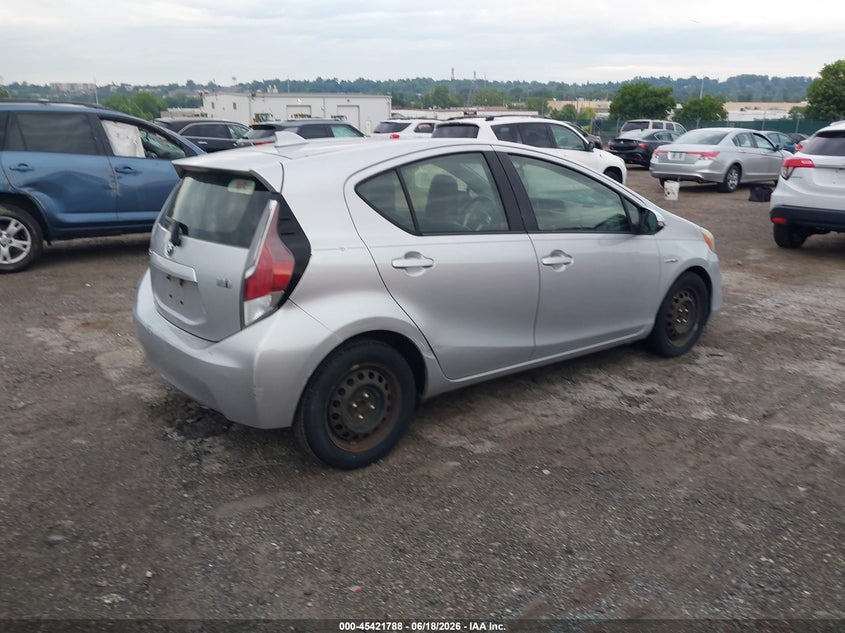 2015 Toyota Prius c VIN JTDKDTB33F1581471 IAAI salvage auction — NORMAL WEAR, Clear (Pennsylvania), sold $2,200 on 2026-07-17 (photo 4)