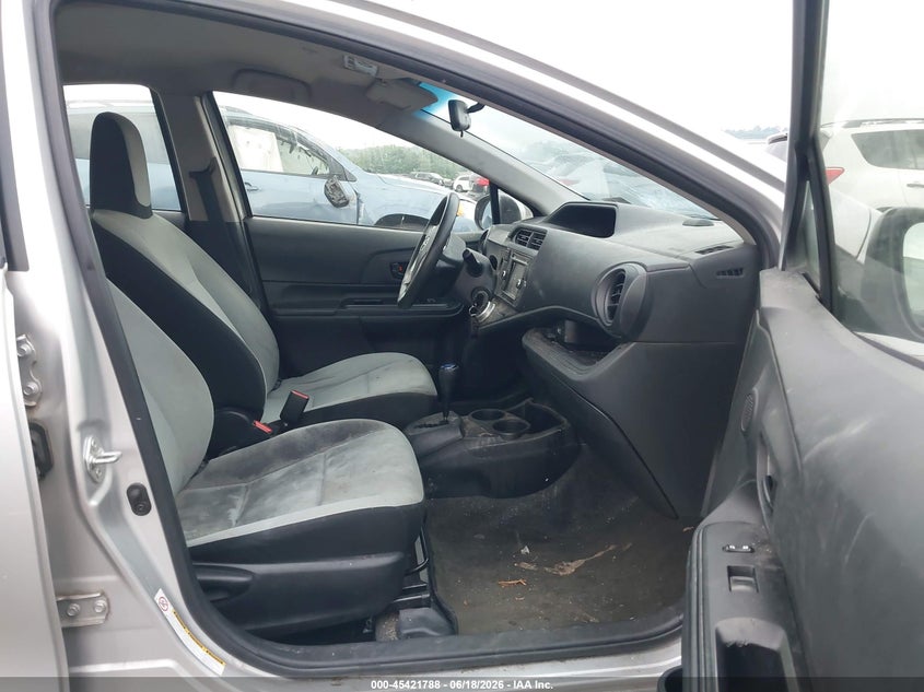 2015 Toyota Prius c VIN JTDKDTB33F1581471 IAAI salvage auction — NORMAL WEAR, Clear (Pennsylvania), sold $2,200 on 2026-07-17 (photo 5)