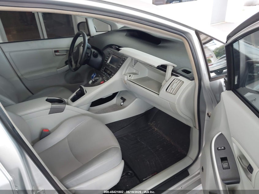 2014 Toyota Prius VIN JTDKN3DU3E0384842 IAAI salvage auction — RIGHT FRONT, Rebuildable (Florida), sold $3,625 on 2026-07-08 (photo 5)