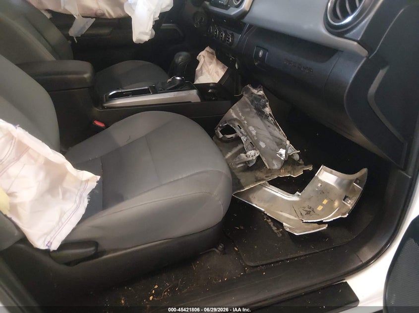 2016 Toyota Tacoma VIN 5TFSX5EN8GX045579 IAAI salvage auction — FRONT END, Salvage Title, sold $4,100 on 2026-07-31 (photo 5)