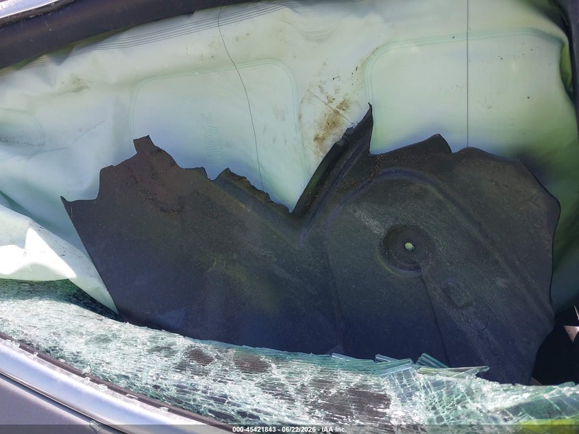2019 Maserati Ghibli VIN ZAM57YSLXK1329644 IAAI salvage auction — BIO HAZARD, Salvage Title, sold $100 on 2026-09-08 (photo 8)
