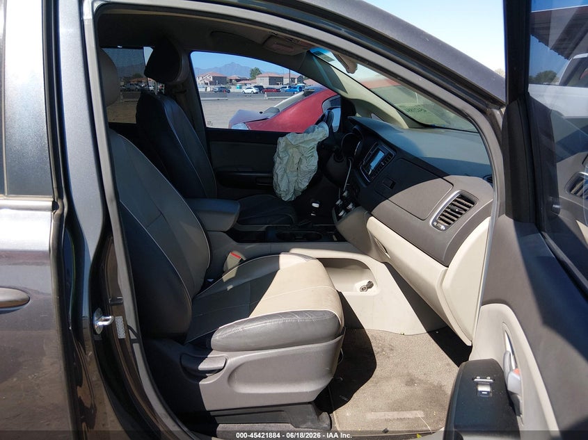 2017 Kia SEDONA VIN KNDMB5C19H6326157 IAAI salvage auction — NORMAL WEAR, Clear-Dealer Only (Arizona), sold $700 on 2026-07-28 (photo 5)