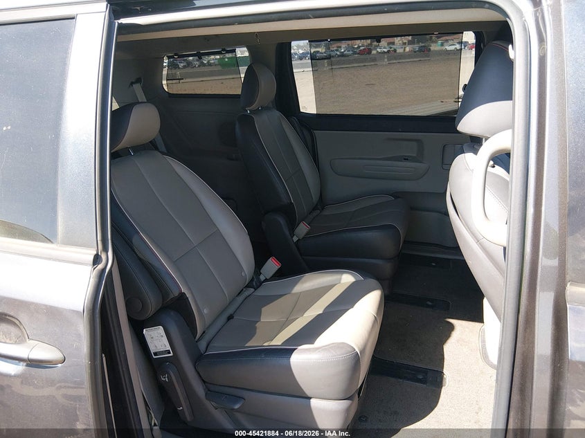 2017 Kia SEDONA VIN KNDMB5C19H6326157 IAAI salvage auction — NORMAL WEAR, Clear-Dealer Only (Arizona), sold $700 on 2026-07-28 (photo 8)