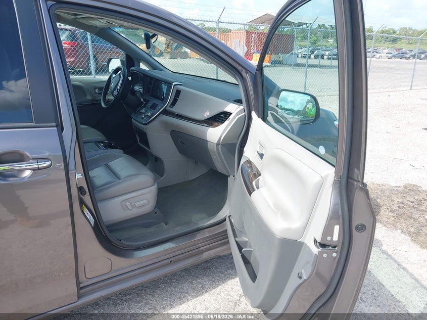 2016 Toyota Sienna VIN 5TDYK3DC6GS718775 IAAI salvage auction — REAR END, Rebuildable (Florida), sold $3,850 on 2026-07-23 (photo 5)
