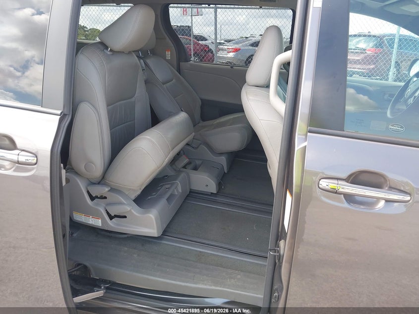 2016 Toyota Sienna VIN 5TDYK3DC6GS718775 IAAI salvage auction — REAR END, Rebuildable (Florida), sold $3,850 on 2026-07-23 (photo 8)