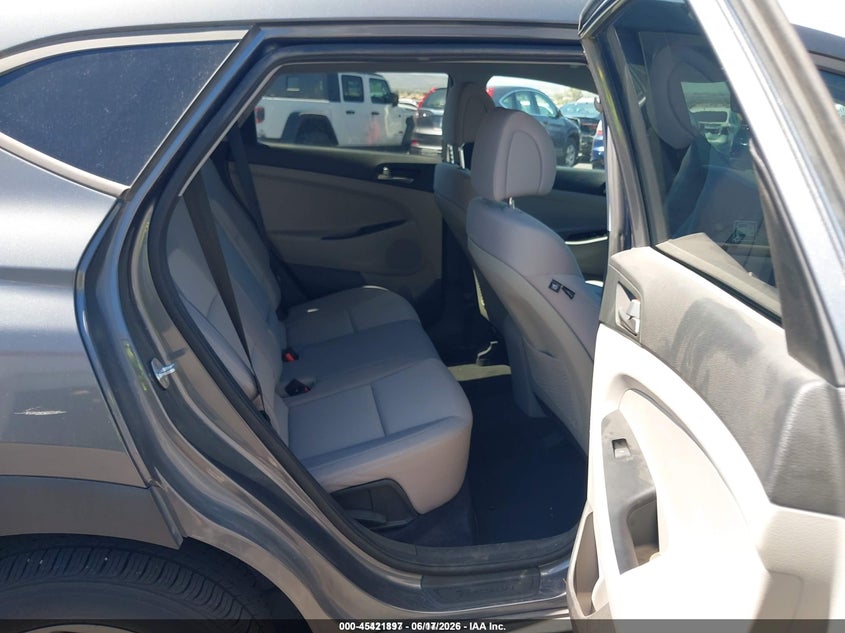 2018 Hyundai Tucson VIN KM8J23A42JU681673 IAAI salvage auction — NORMAL WEAR, Sf97 (Nevada), sold $3,550 on 2026-07-28 (photo 8)