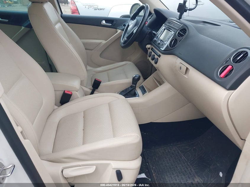 2013 Volkswagen Tiguan VIN WVGBV3AX3DW057170 IAAI salvage auction — NORMAL WEAR, Clear (Massachusetts), sold $400 on 2026-07-14 (photo 5)