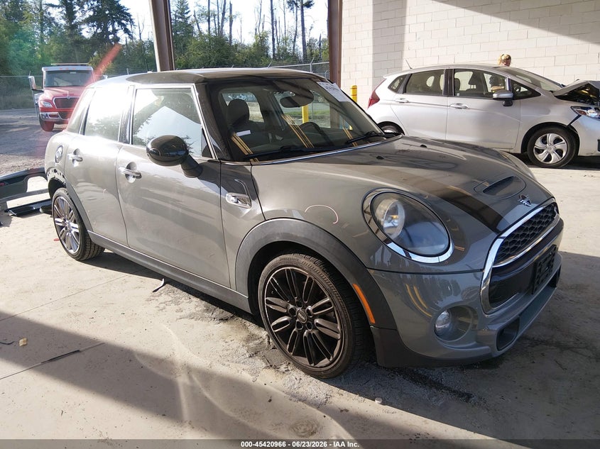 2019 Mini Hard top VIN WMWXU3C5XK2F52186 IAAI salvage auction — REAR END, Bill Of Sale (Washington), sold $4,100 on 2026-07-08 (photo 1)