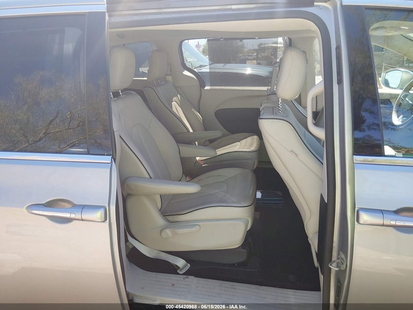 2020 Chrysler Pacifica VIN 2C4RC1N76LR113648 IAAI salvage auction — UNKNOWN, Salvage Title, sold $8,500 on 2026-07-14 (photo 8)