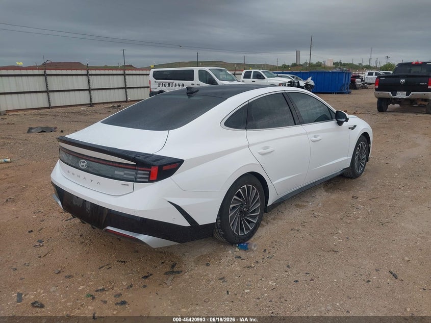 2025 Hyundai Sonata VIN KMHL54JJ7SA129214 IAAI salvage auction — SIDE, Salvage (Texas), sold $11,100 on 2026-07-11 (photo 4)