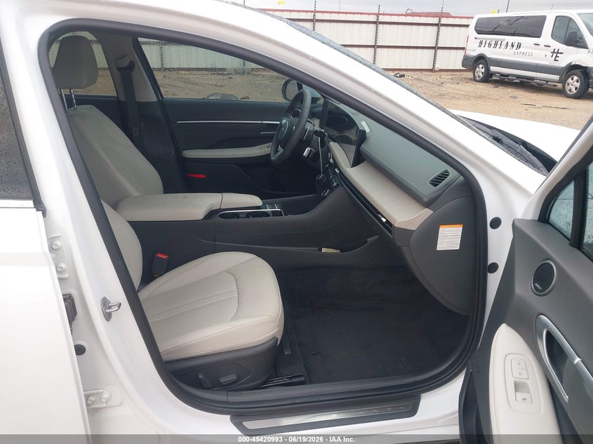 2025 Hyundai Sonata VIN KMHL54JJ7SA129214 IAAI salvage auction — SIDE, Salvage (Texas), sold $11,100 on 2026-07-11 (photo 5)