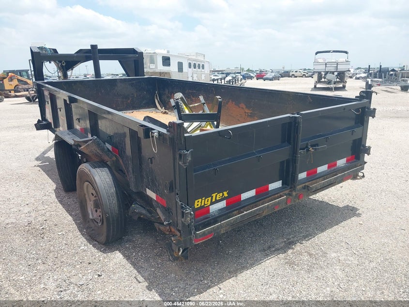 2025 Big tex trailer co inc Gooseneck dual axle VIN 16V3D2223S5400592 IAAI salvage auction — SIDE, Salvage (Texas), sold $3,550 on 2026-09-19 (photo 3)