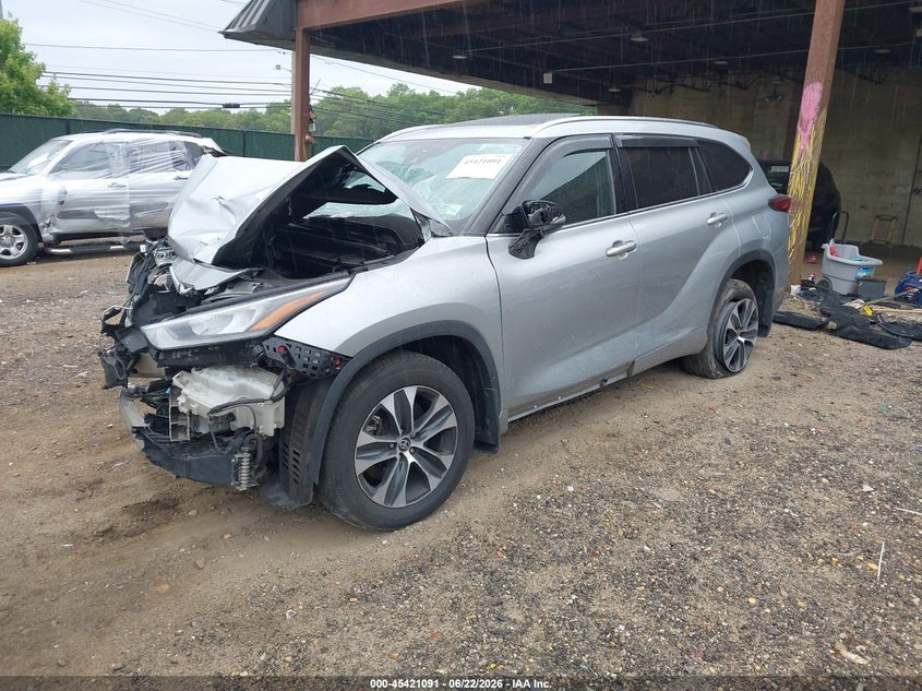 2020 Toyota Highlander VIN 5TDGZRBH0LS000593 IAAI salvage auction — FRONT END, Mv-907A (New York), sold $4,300 on 2026-07-21 (photo 2)