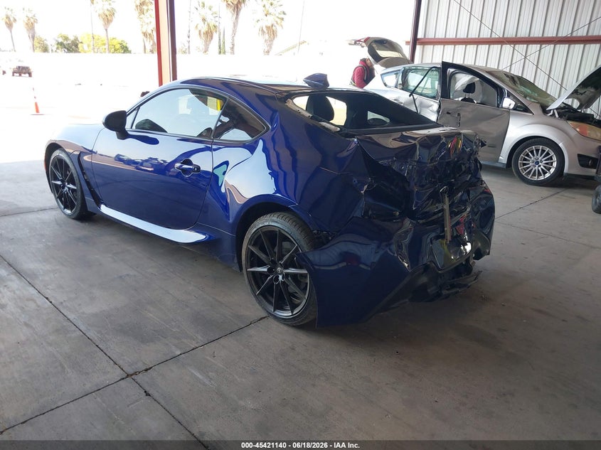 2025 Toyota Gr 86 VIN JF1ZNBE17S9756001 IAAI salvage auction — REAR END, Salvage (California), sold $3,350 on 2026-07-28 (photo 3)