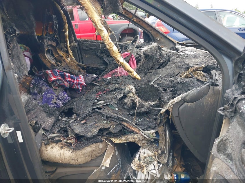 2016 Hyundai Santa fe VIN 5XYZTDLB4GG330117 IAAI salvage auction — ENGINE BURN, Clear (Massachusetts), sold $425 on 2026-07-24 (photo 5)